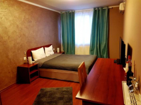  Hotel Mic  Бухарест